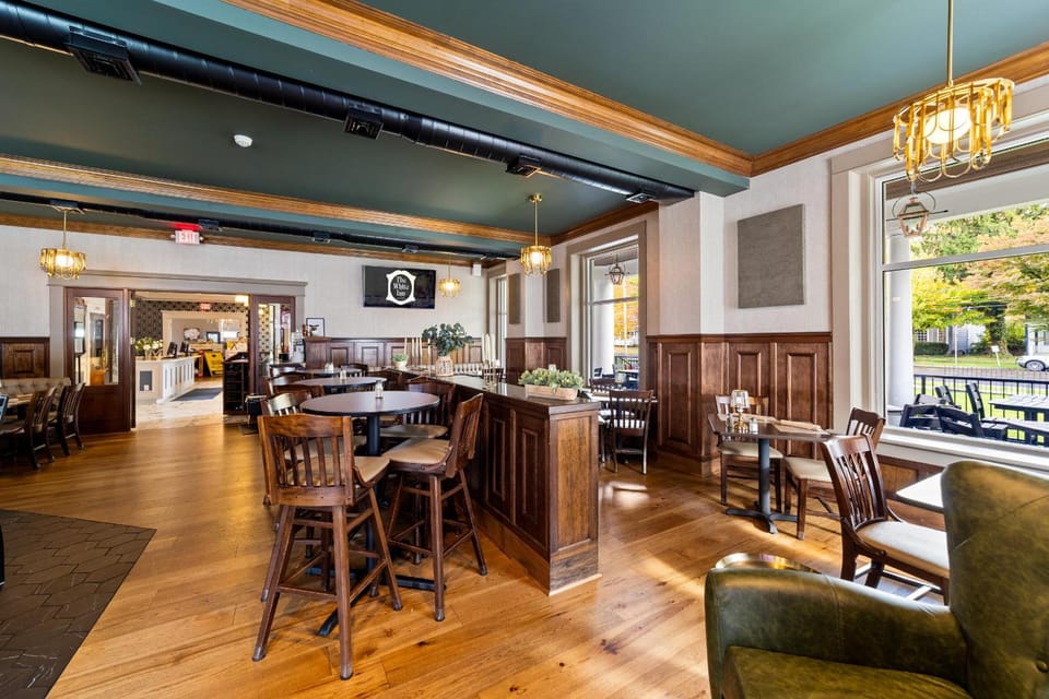 The White Inn Hotel in Fredonia
