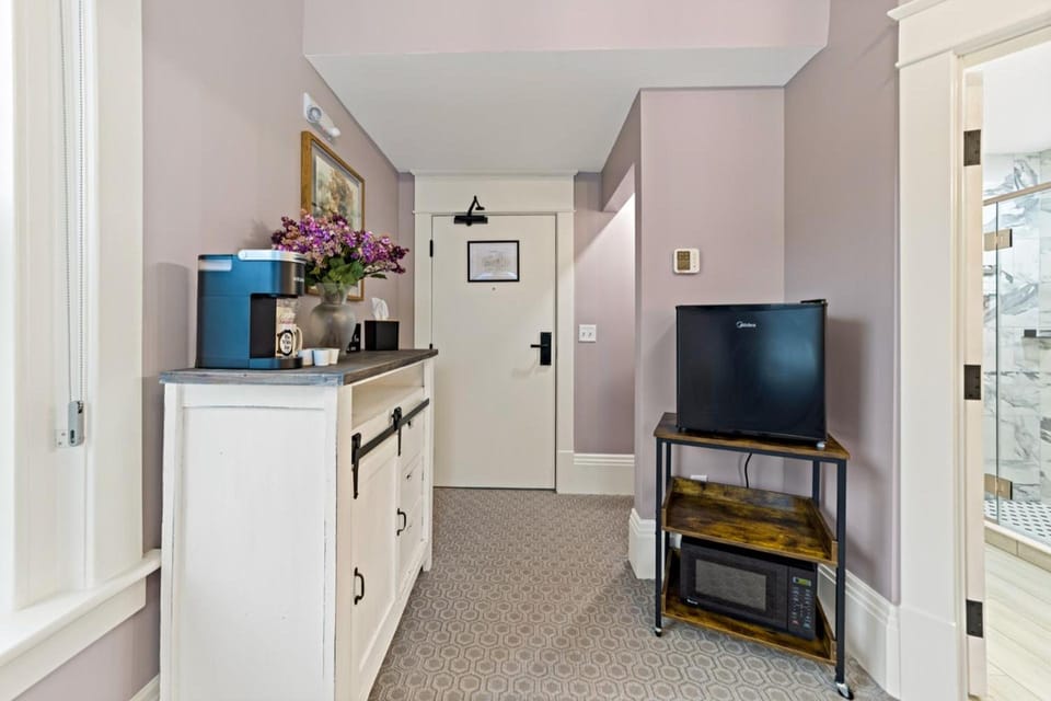The White Inn Hotel in Fredonia
