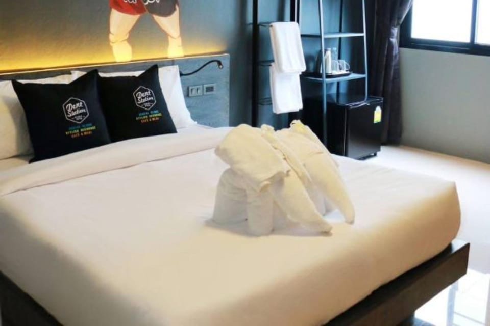 Dent Station Residence Hotel in Chalong