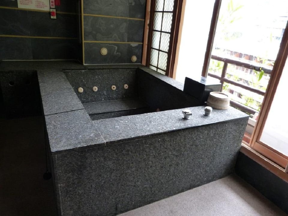 Hot spring bath