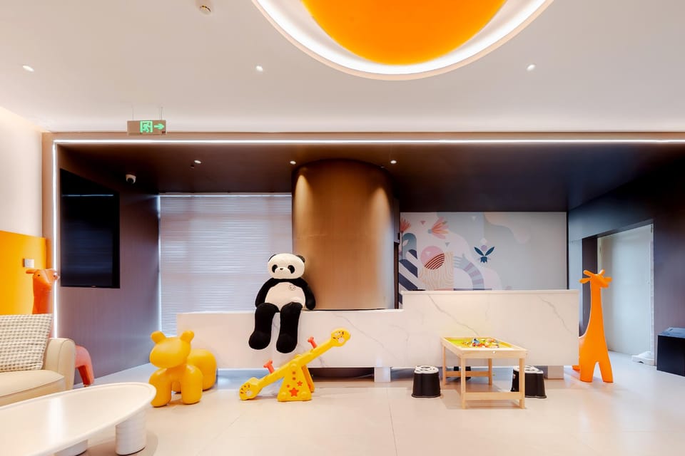 Panda Sleepy Hotel（Chengdu Panda Base) Hotel in Chengdu