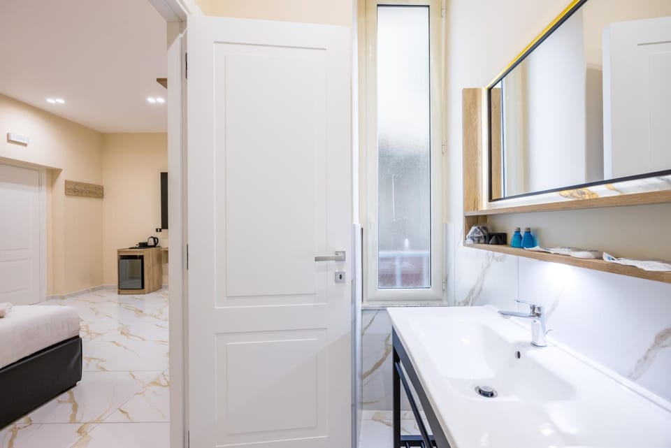 Partenope Rooms Hotel in Naples