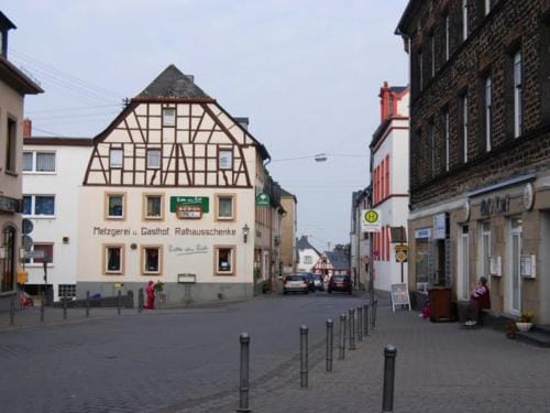 Rathausschenke Munstermaifeld Inn in Cochem-Zell