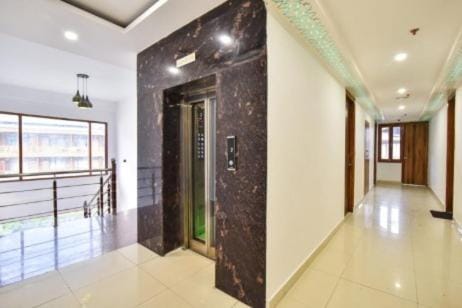 Hotel Snow White Regency Hotel in Manali