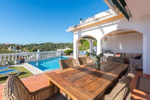 Villa Panorama - Sea View Villa with Private Pool Hotel in Sitio de Calahonda