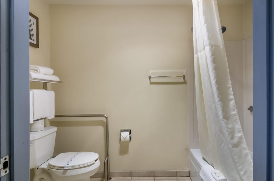 Quality Inn and Suites Hotel in Silverdale