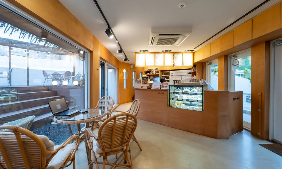 Sacheon J House Pool Villa Hotel in South Korea