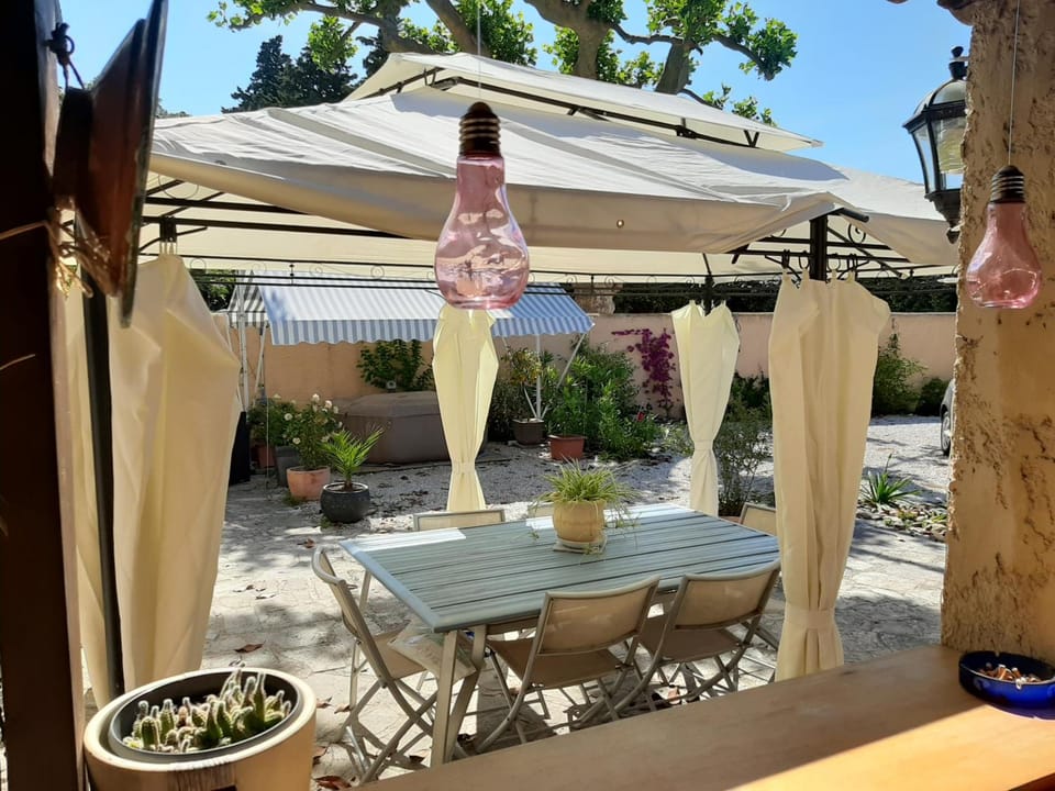 le Mas d'Hubert Hotel in L'Isle-sur-la-Sorgue