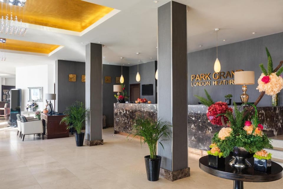 Park Grand Heathrow Hotel in Isleworth