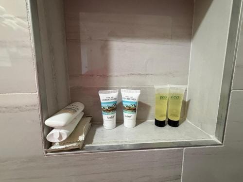 Amenity (Guest room)
