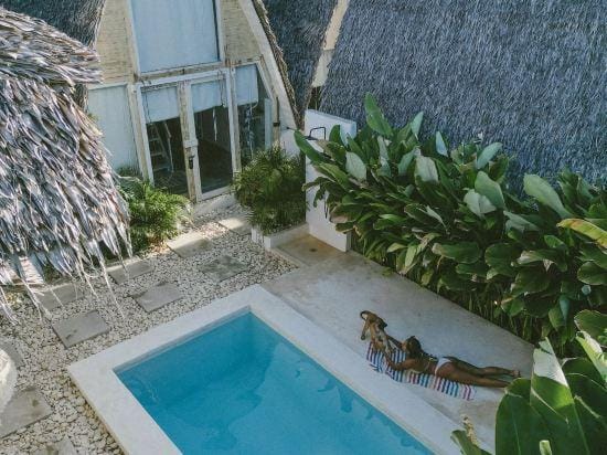 VillaLunaSiargao Hotel in General Luna