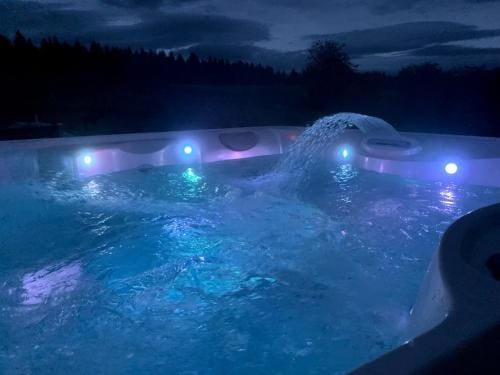 Long Wood Lodges Lodge in Wales