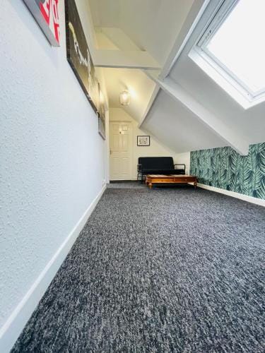 Central located house for big groups Hotel in Bristol