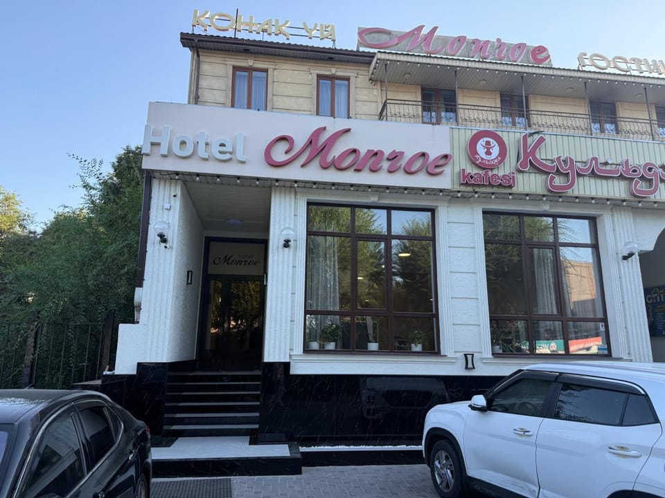 Monroe Hotel Hotel in Almaty