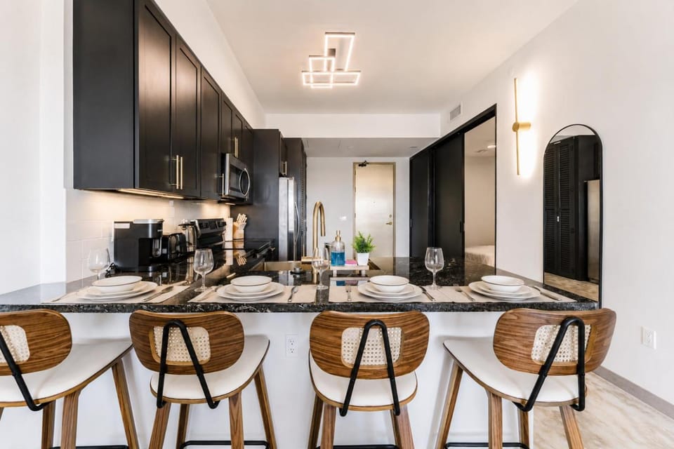 KOOSH - Boutique Aparthotel Suites Apartment hotel in Dania Beach