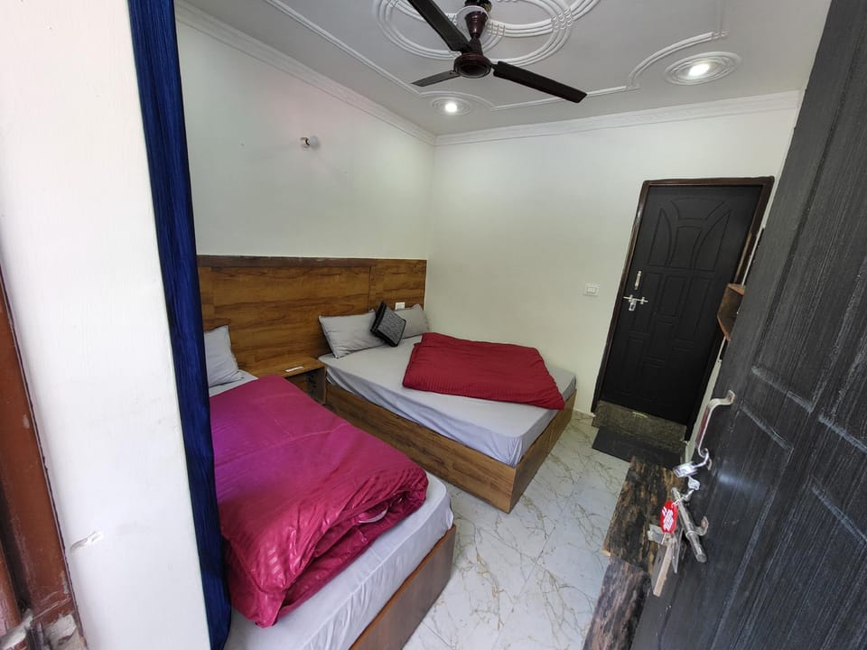 Hotel Gayatri Gaurikund Hotel in Uttarakhand