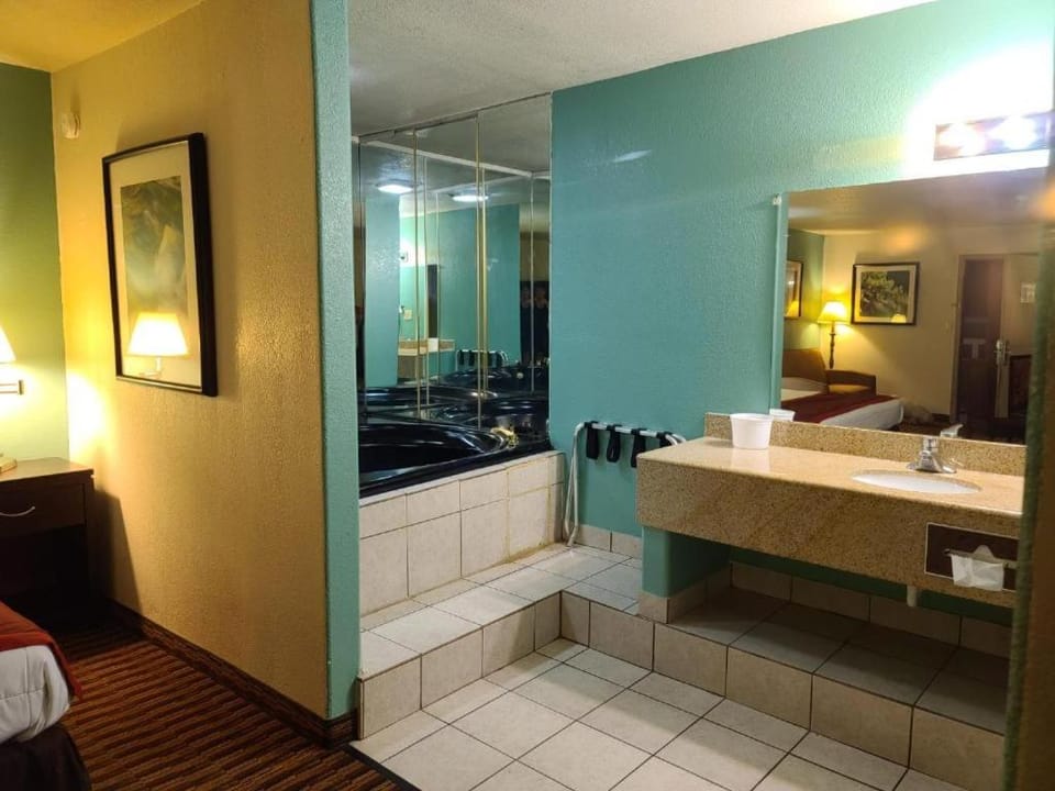 Budget Host Inn Motel in Salina