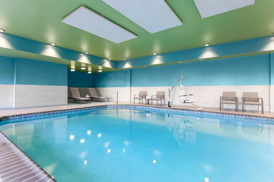 Holiday Inn Express & Suites Chicago O'Hare Airport by IHG Hotel in Rosemont