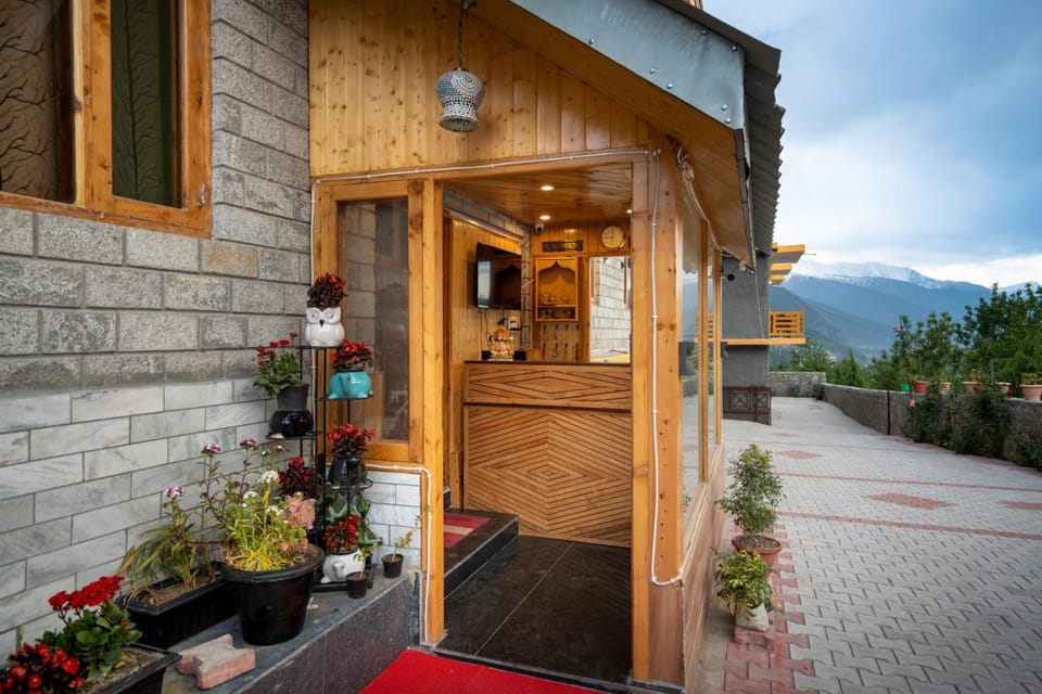 Manali Golden Valley Hotel in Himachal Pradesh
