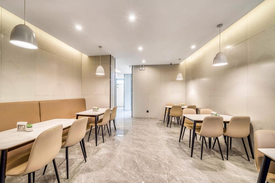 Fairyland Hotel Shaoxing Passenger Transport Center Lu Xun's Hometown Hotel in Hangzhou