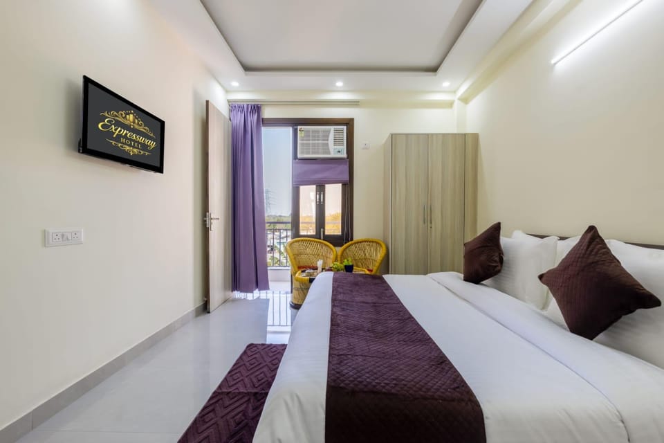 Expressway Hotel -Yashobhoomi, Dwarka Hotel in Delhi