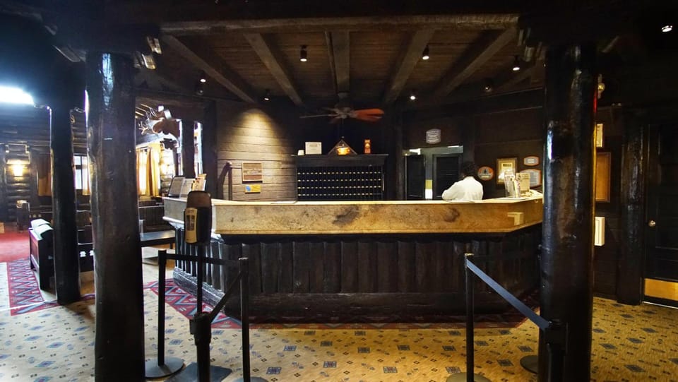El Tovar - Inside the Park Lodge in Grand Canyon National Park