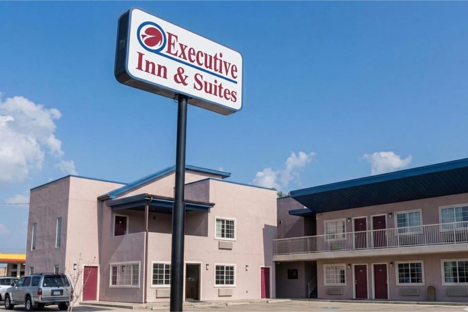 Executive Inn & Suites San Marcos TX Hotel in San Marcos