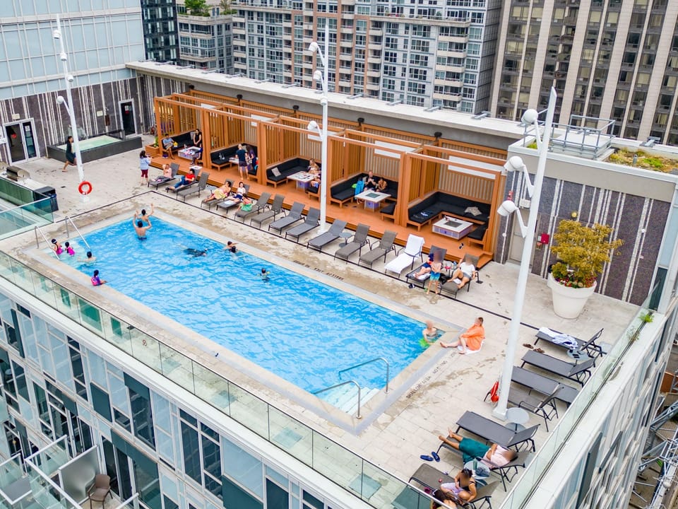 Graydon Front Street Apartment hotel in Toronto