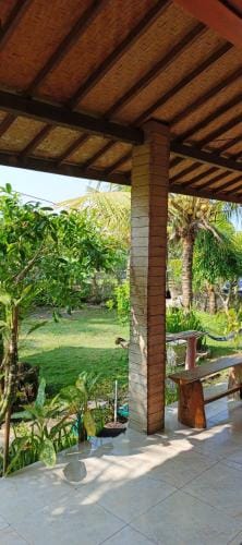 Friend House SURFCAMP Hotel in Bali