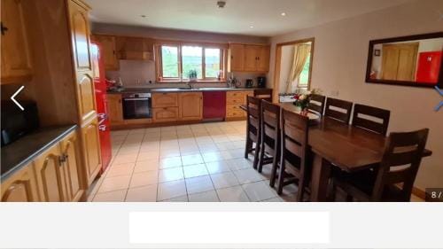 Drumcoura Lake Resort, Pet Friendly, Wifi, SKY TV, 4 Bedrooms, 2 reception rooms Lodge in Leitrim, Co. Leitrim, Ireland