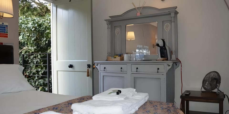 The Barleycorn Inn Hostel in Test Valley District