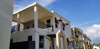 Sunrise Villa On The Beach Hotel in Portmore
