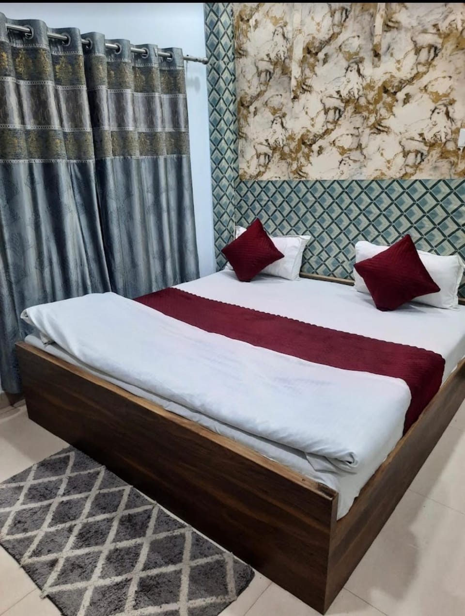 The Girdhari Varanasi Hotel in Varanasi