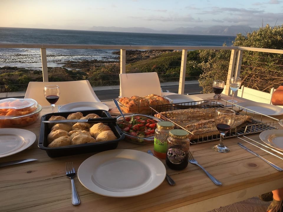 Gansbaai Seafront Holiday House: Ons C-huis Hotel in Western Cape
