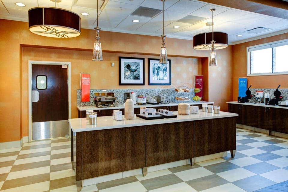 Hampton Inn & Suites Columbus Hotel in Columbus