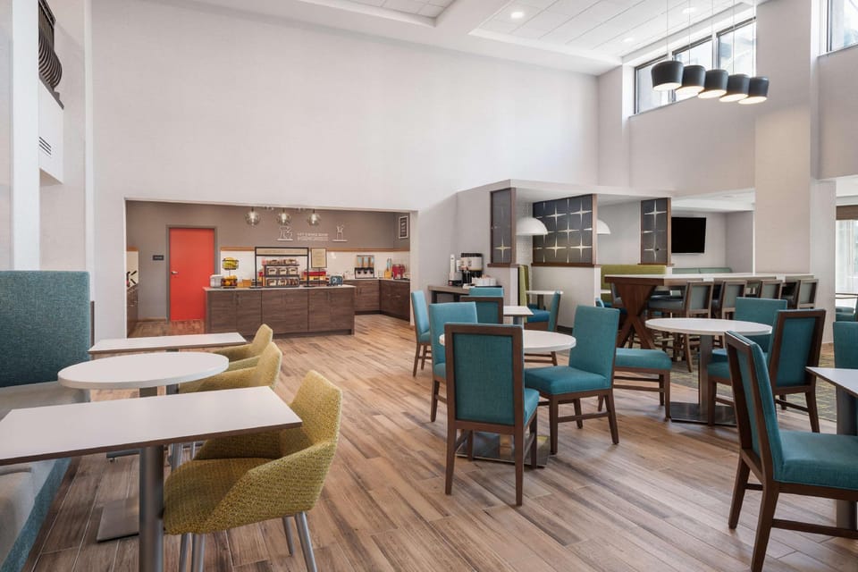 Hampton Inn & Suites Fort Myers Beach/Sanibel Gateway Hotel in Iona