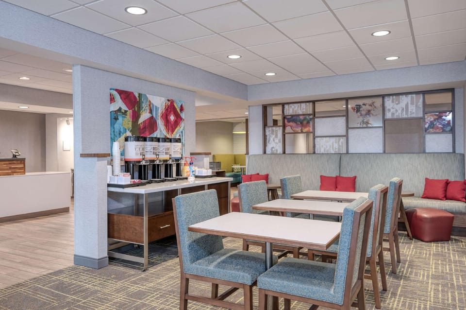 Hampton Inn Cleveland-Airport/Tiedeman Rd Hotel in Brooklyn
