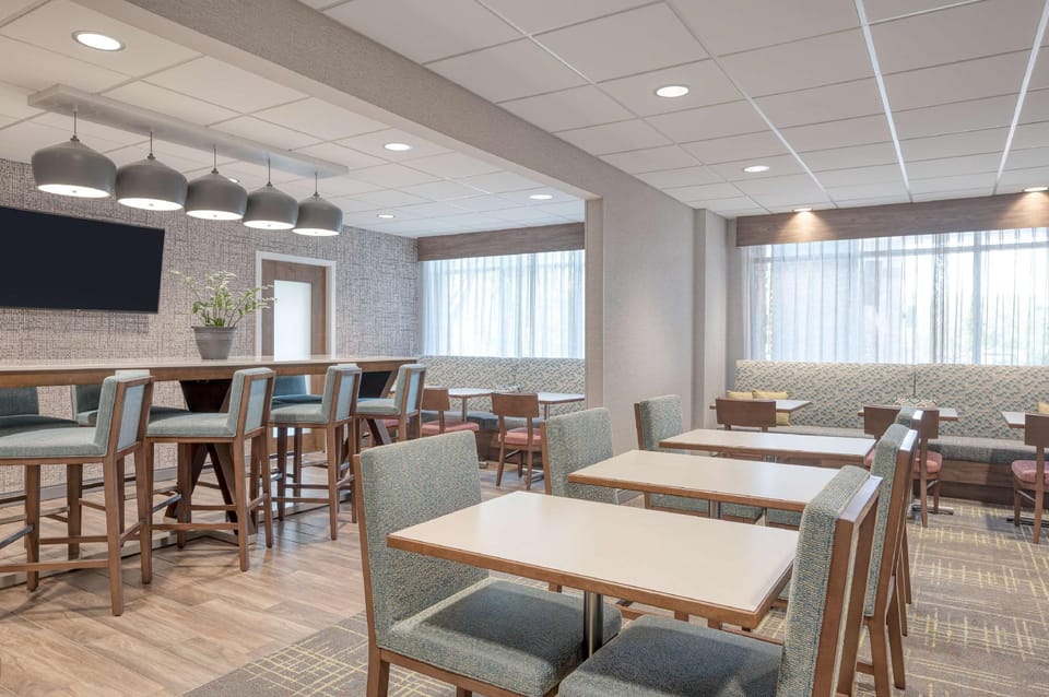 Hampton Inn Cleveland-Airport/Tiedeman Rd Hotel in Brooklyn