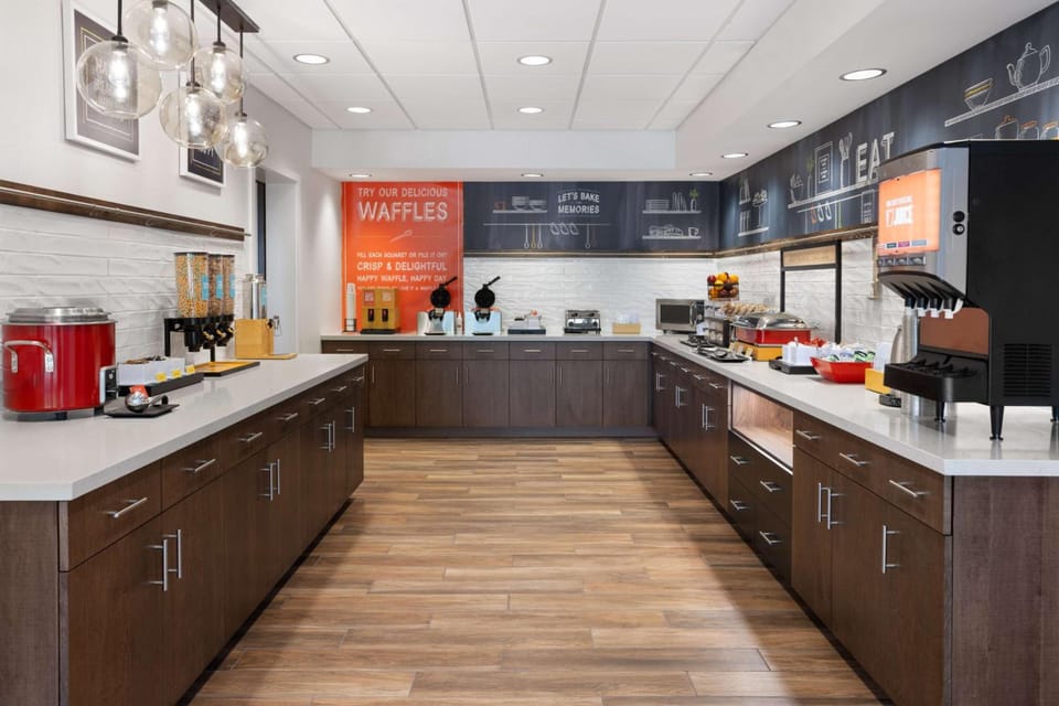 Hampton Inn Cleveland-Airport/Tiedeman Rd Hotel in Brooklyn