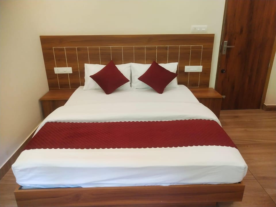 Honeymoon Holidays Vythiri  Hotel in Kerala