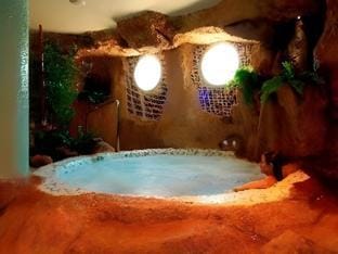 Hot tub