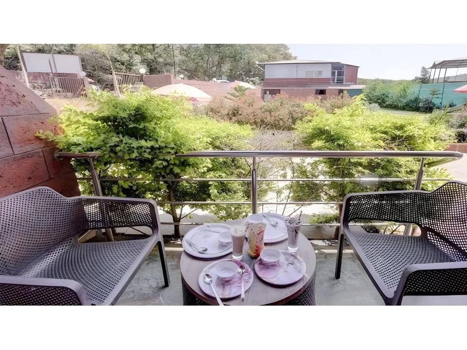 Crystal Rooms by 29bungalow Apartment hotel in Maharashtra