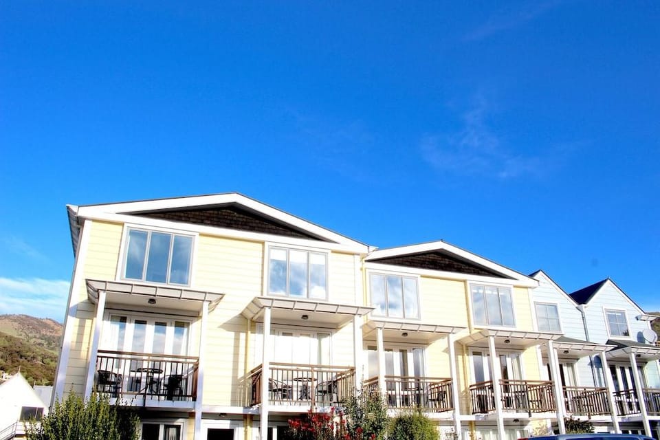 Bruce Waterfront Apartments Apartment hotel in Akaroa