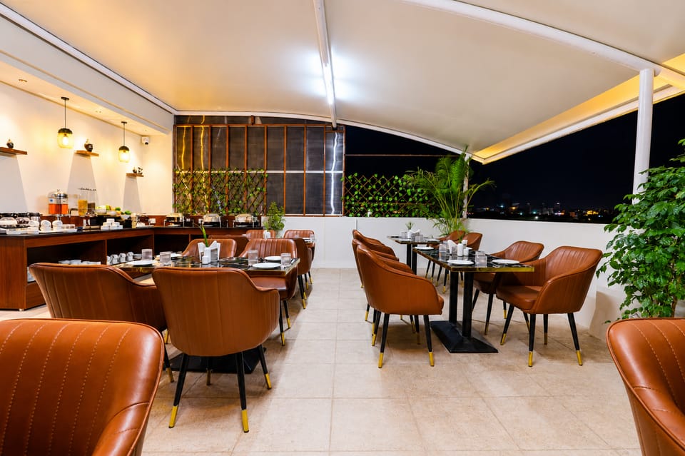 Bizotel Select Vijay Nagar - Indore Hotel in India
