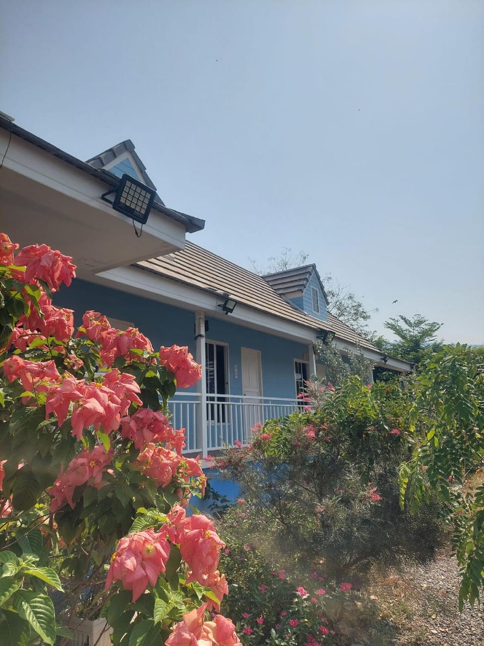 เจอาร์รีสอร์ท ที่พักบ้านมุงเนินมะปราง Resort in Laos