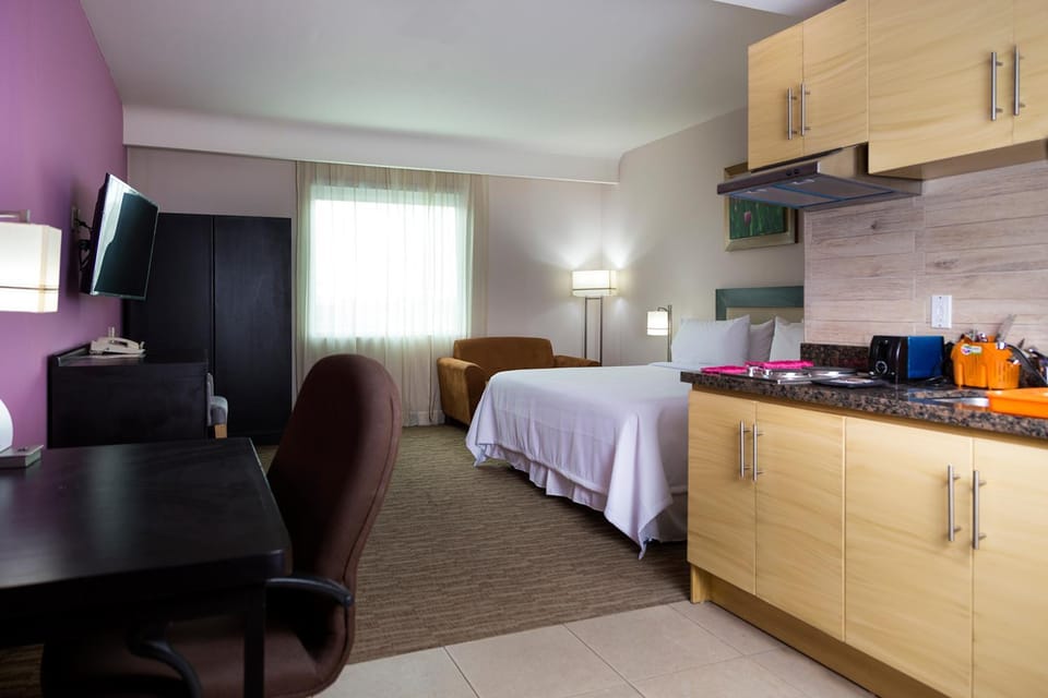 Excellence Express & Suites Hotel in State of Querétaro