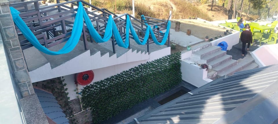 Starry Hills Resort Hotel in Uttarakhand