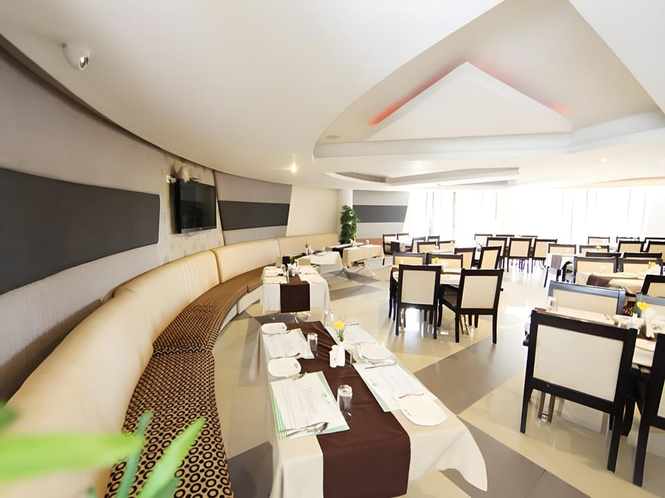 Hotel White Dammar Hotel in Thiruvananthapuram