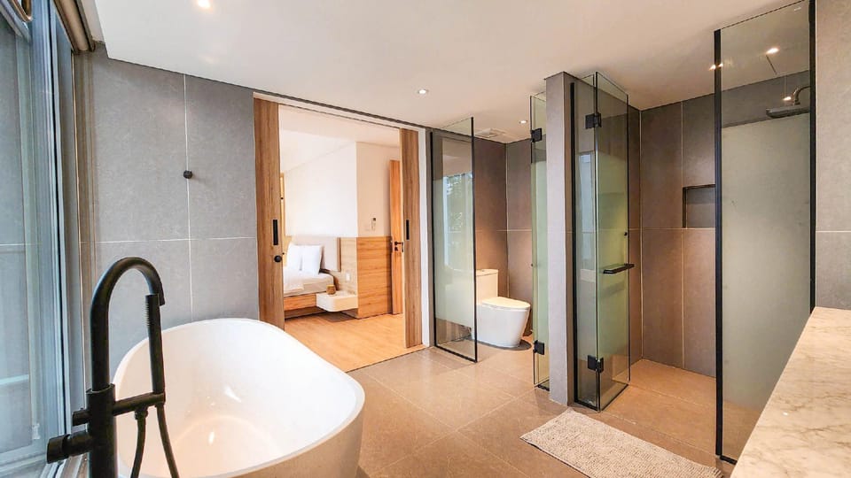Bathtub