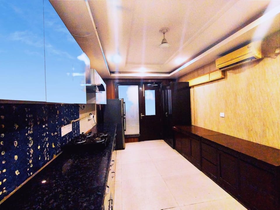 Aaron Harikanta Stayz Hotel in New Delhi